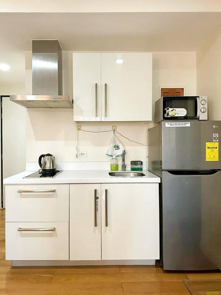 Acqua Private Residence Livingstone Tower Condo Unit With Free Wifi Manila Ngoại thất bức ảnh